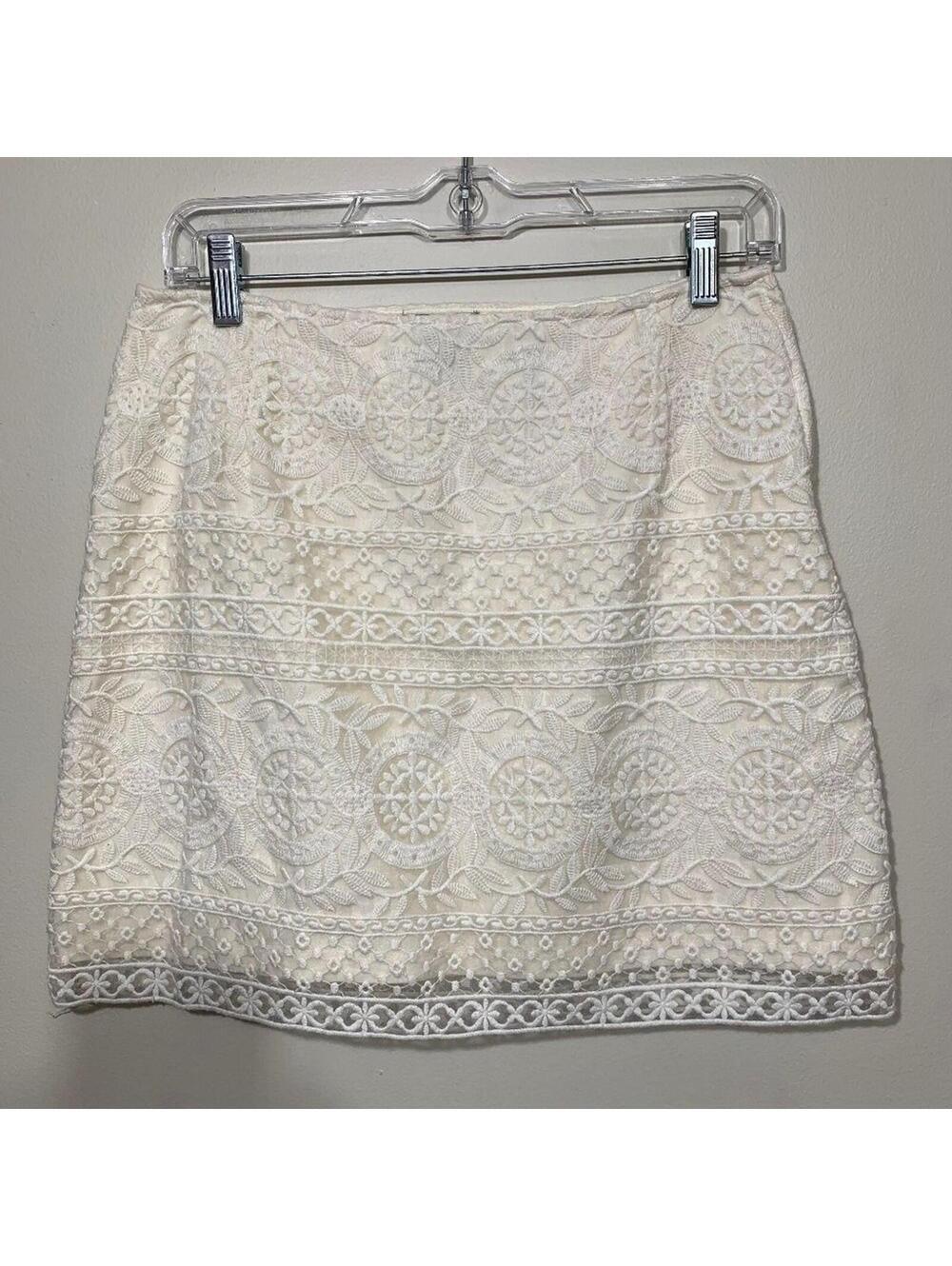 HM Lace Mini Skirt Womens Small Cream Floral Embroidered Side Zip Scalloped Hem